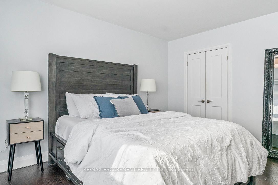 469 CLARIDGE Road 5