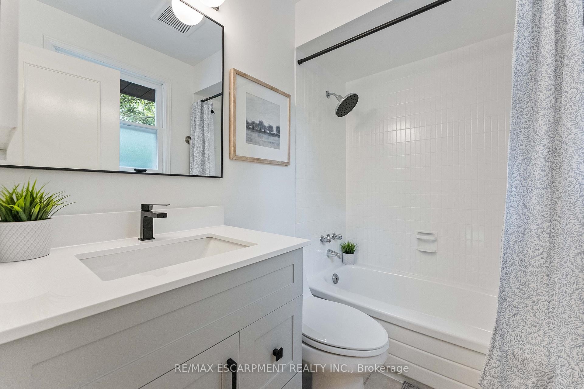 786 Edistel Crescent