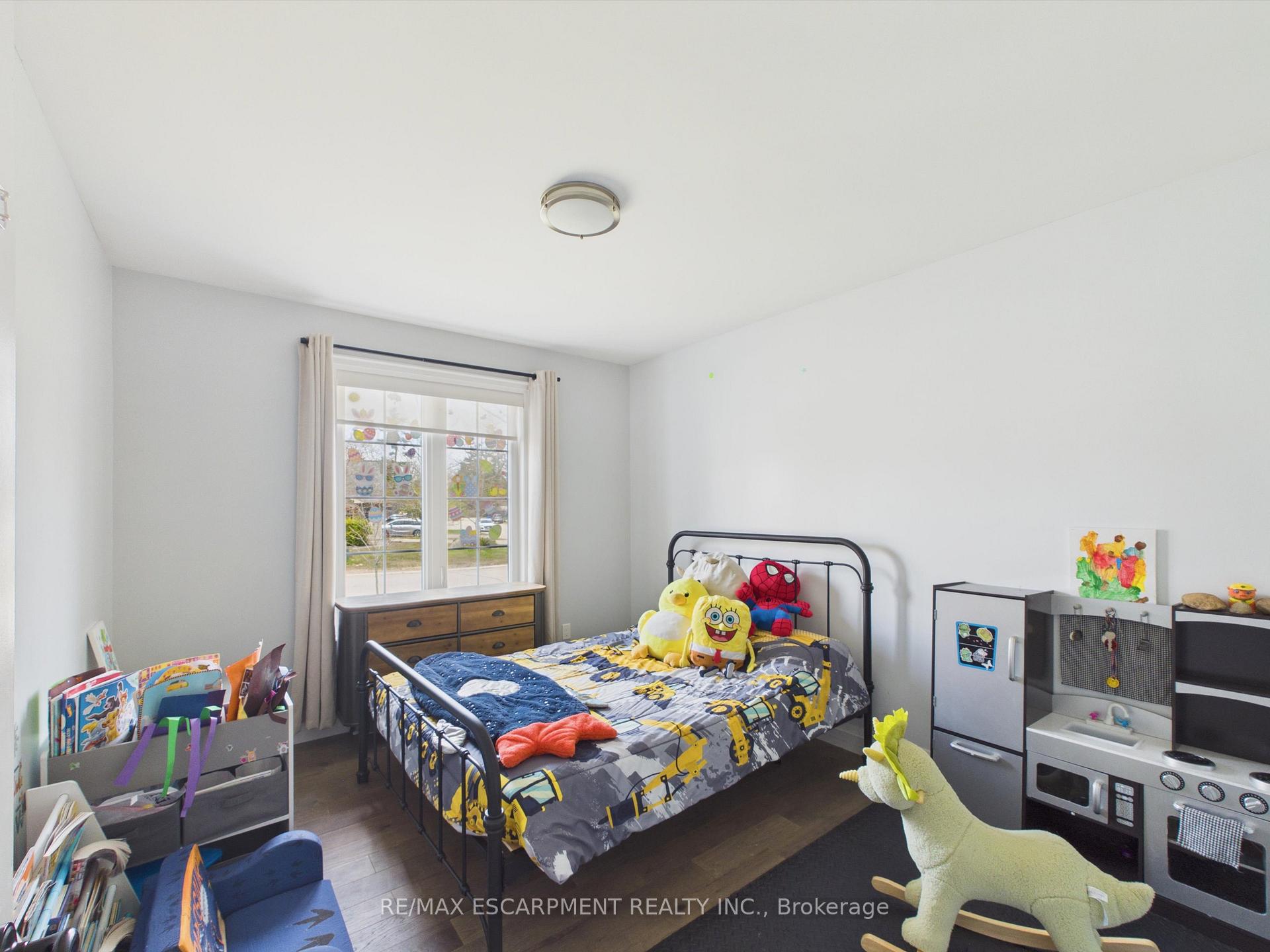 10 Thain Street W