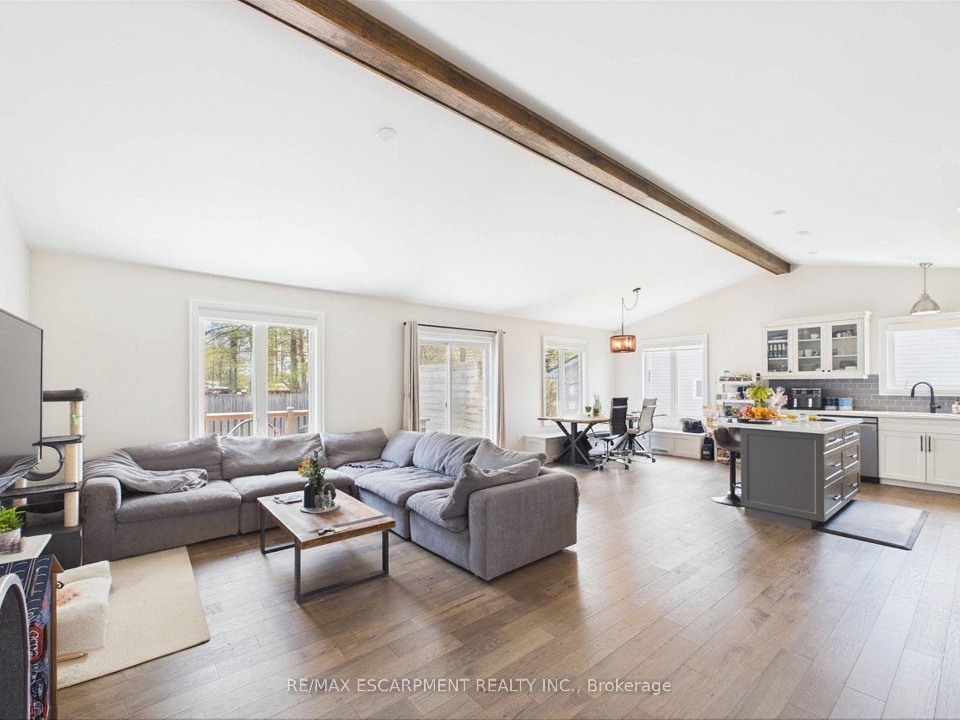 10 Thain Street W