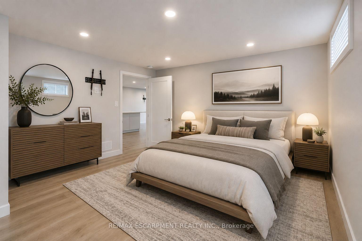 10 Thain Street W