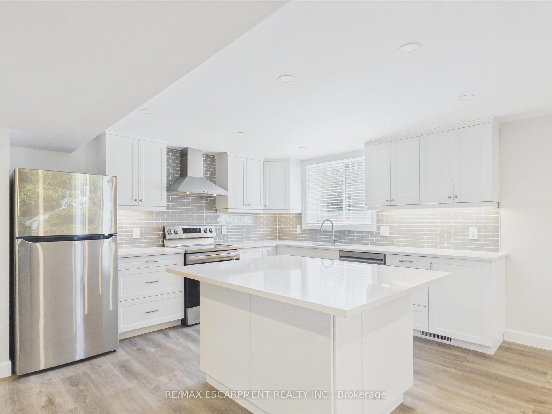 10 Thain Street W