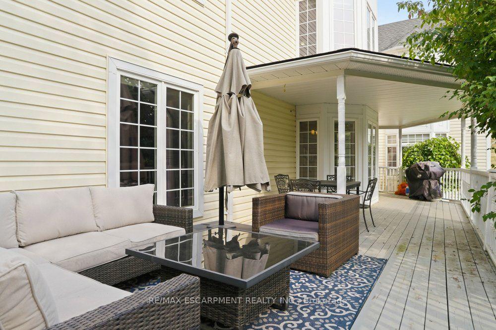 110 Concession 11 Road E