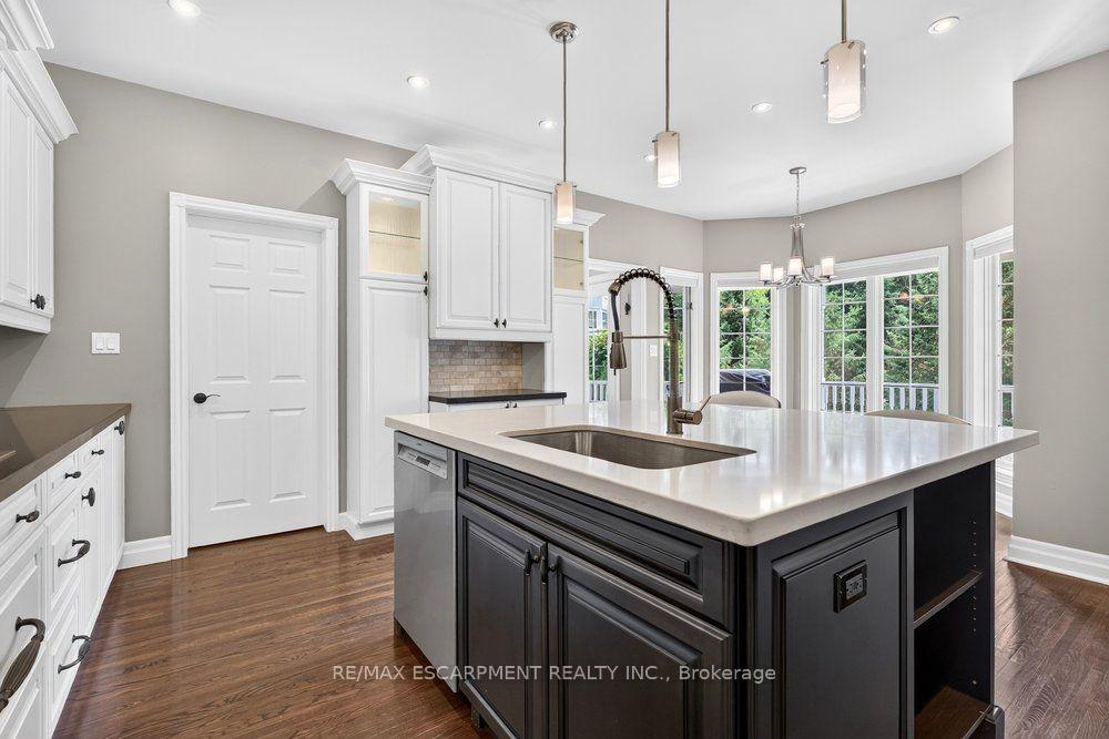110 Concession 11 Road E