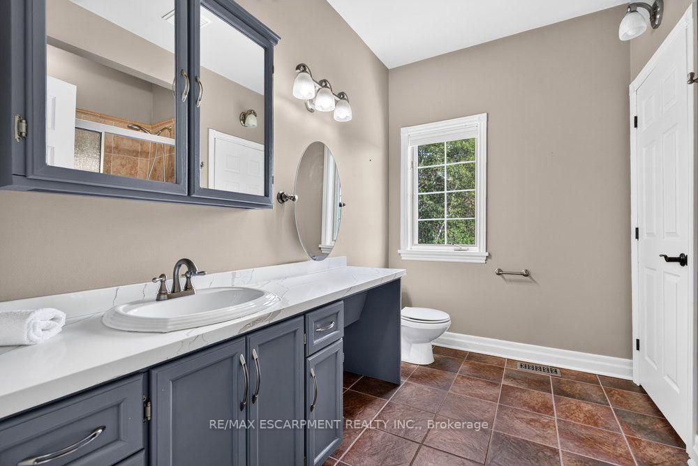 110 Concession 11 Road E