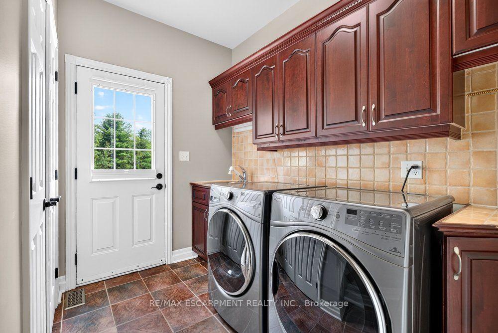 110 Concession 11 Road E