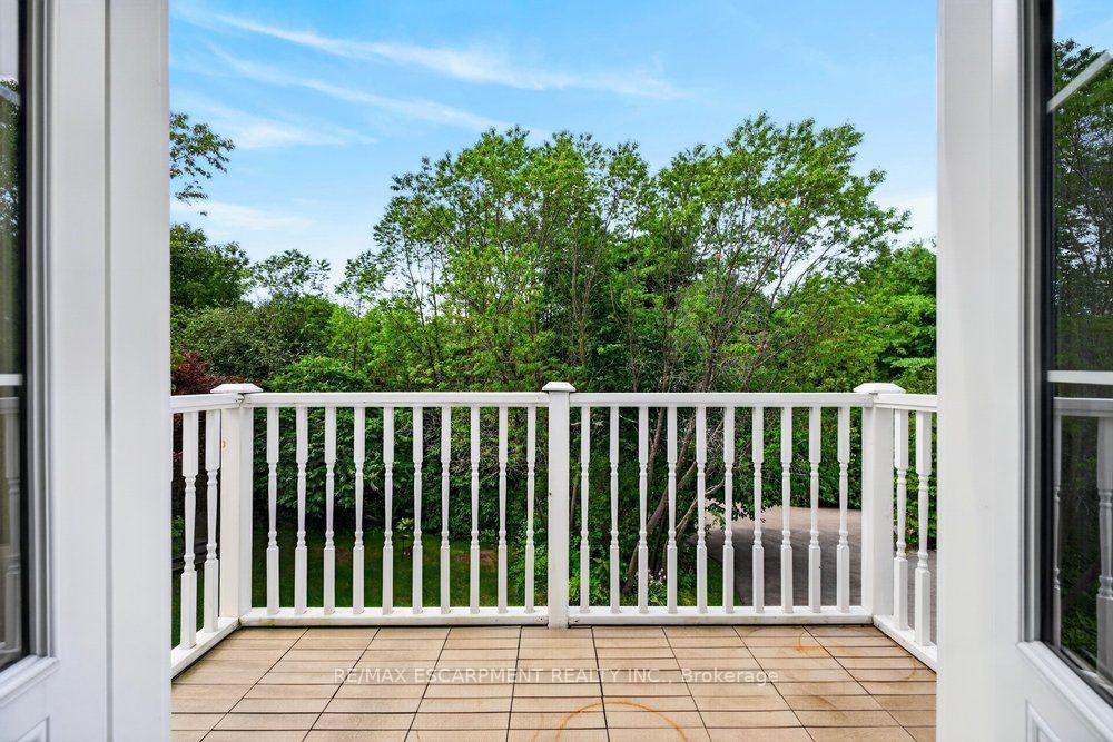 110 Concession 11 Road E
