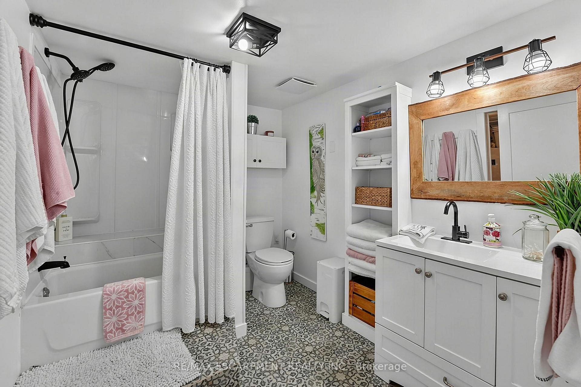 1073 Cedar Beach Road