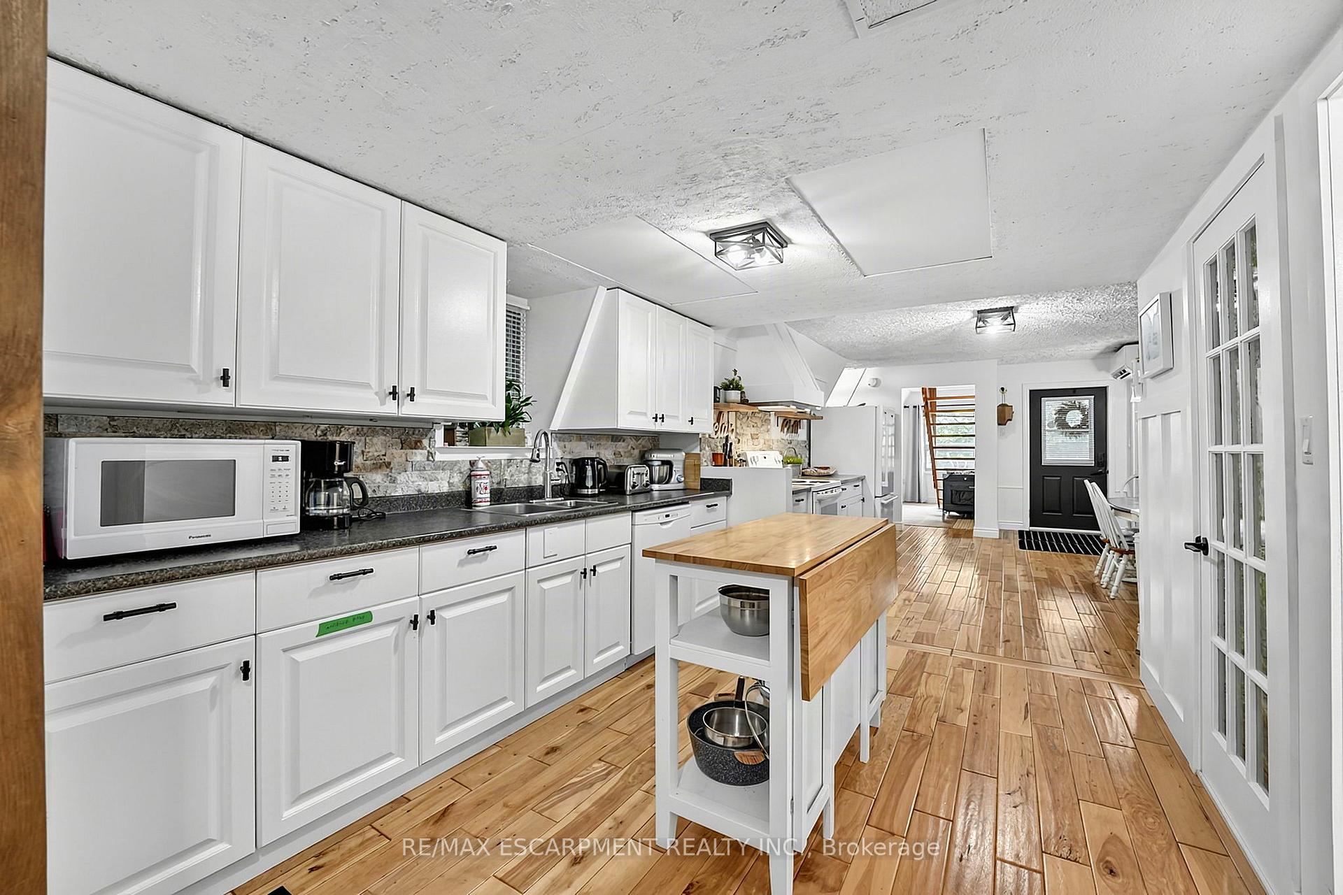 1073 Cedar Beach Road