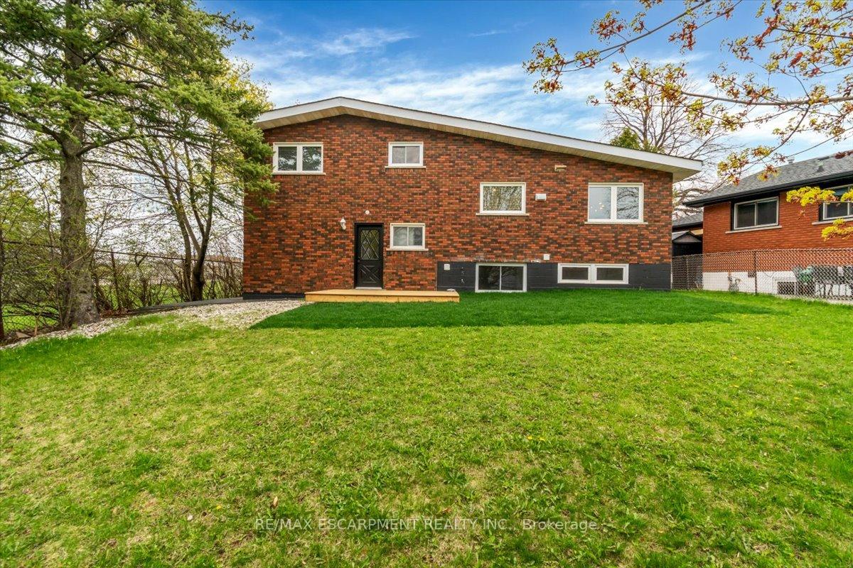 58 Columbia Drive LOWER