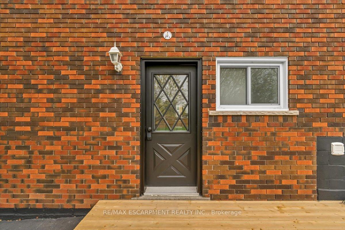 58 Columbia Drive LOWER