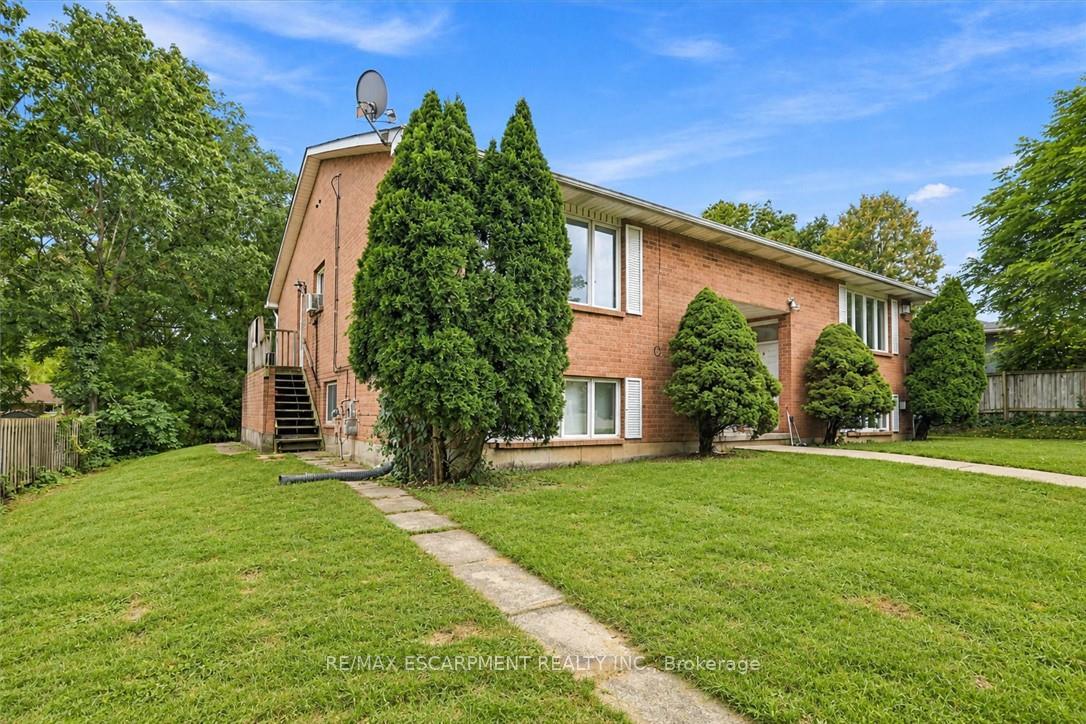 26 Renfrew Street E
