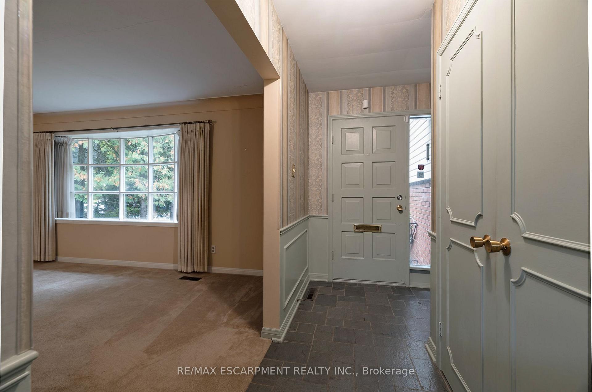 99 Runnymede Crescent
