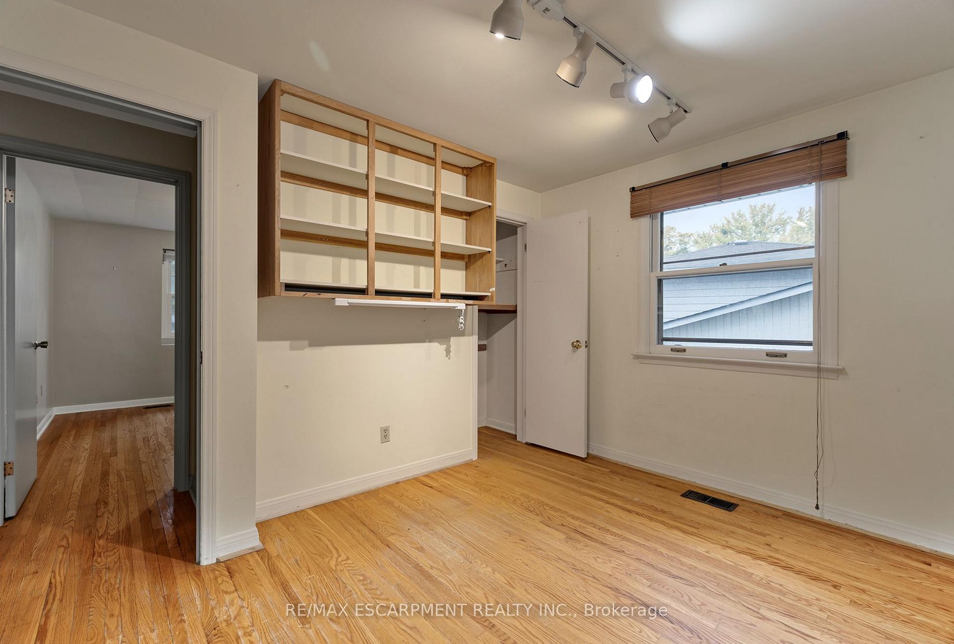 99 Runnymede Crescent