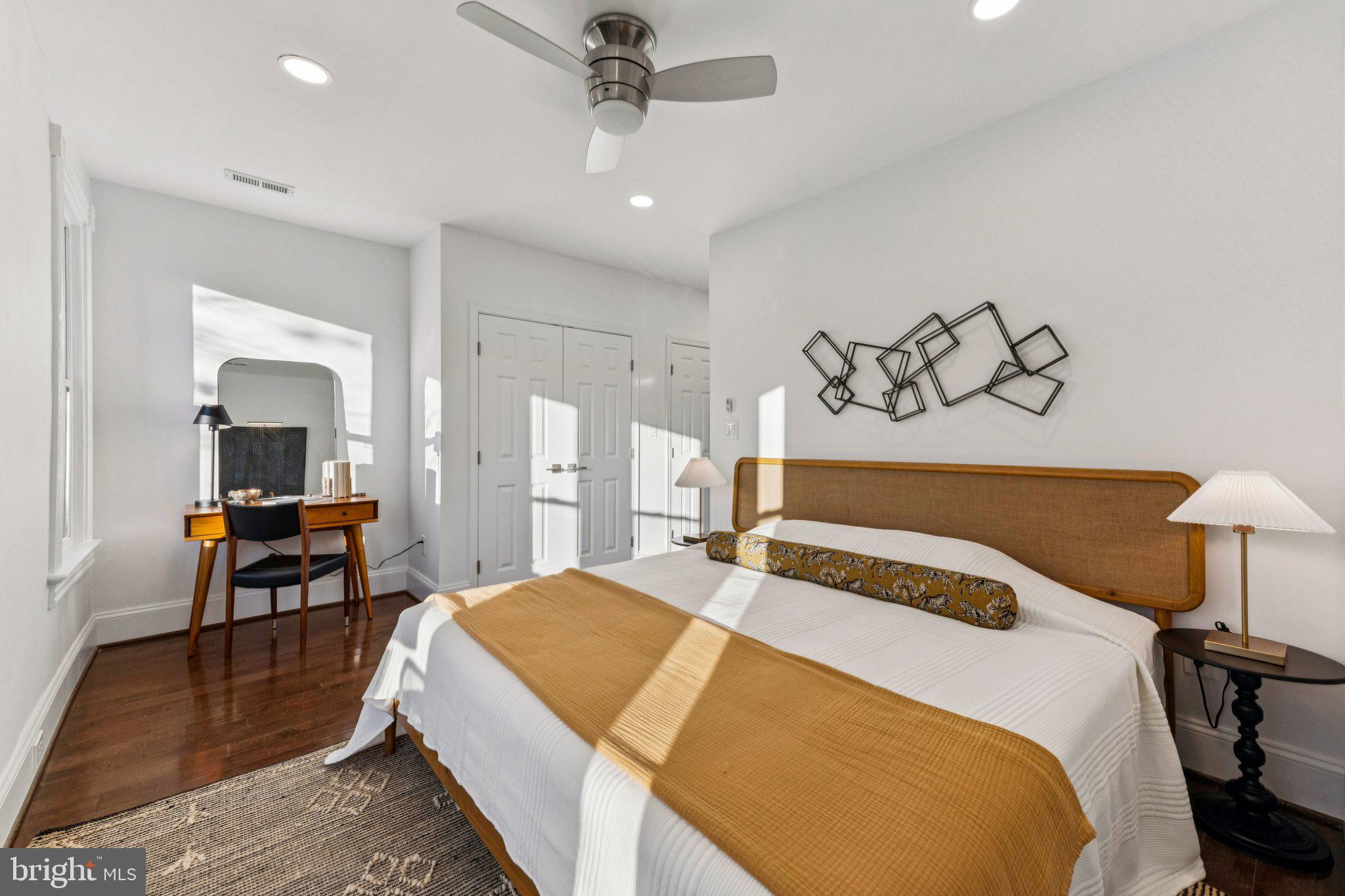 627 ELLIOTT STREET NE