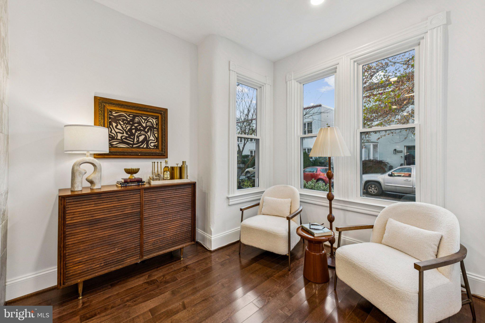 627 ELLIOTT STREET NE