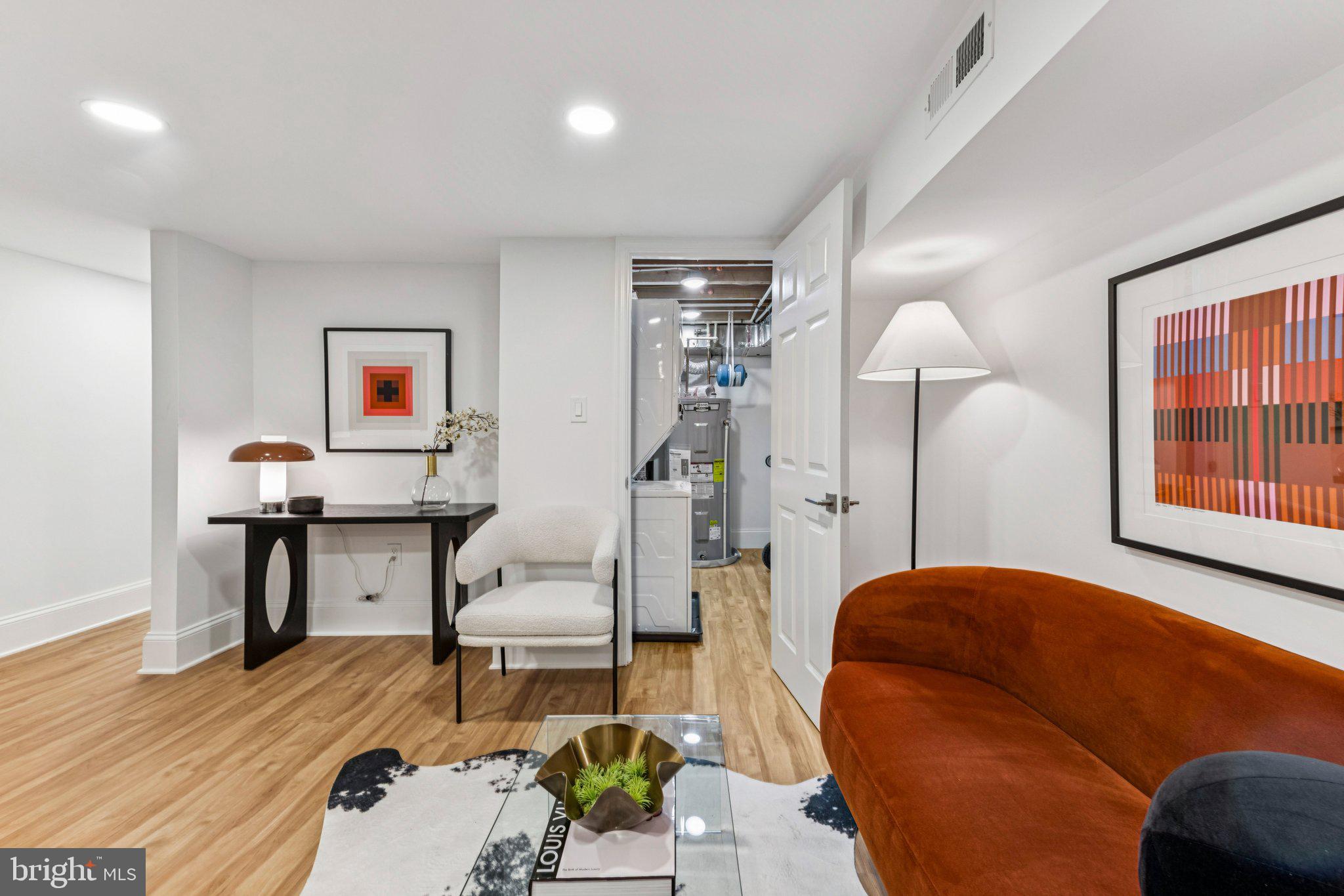 627 ELLIOTT STREET NE