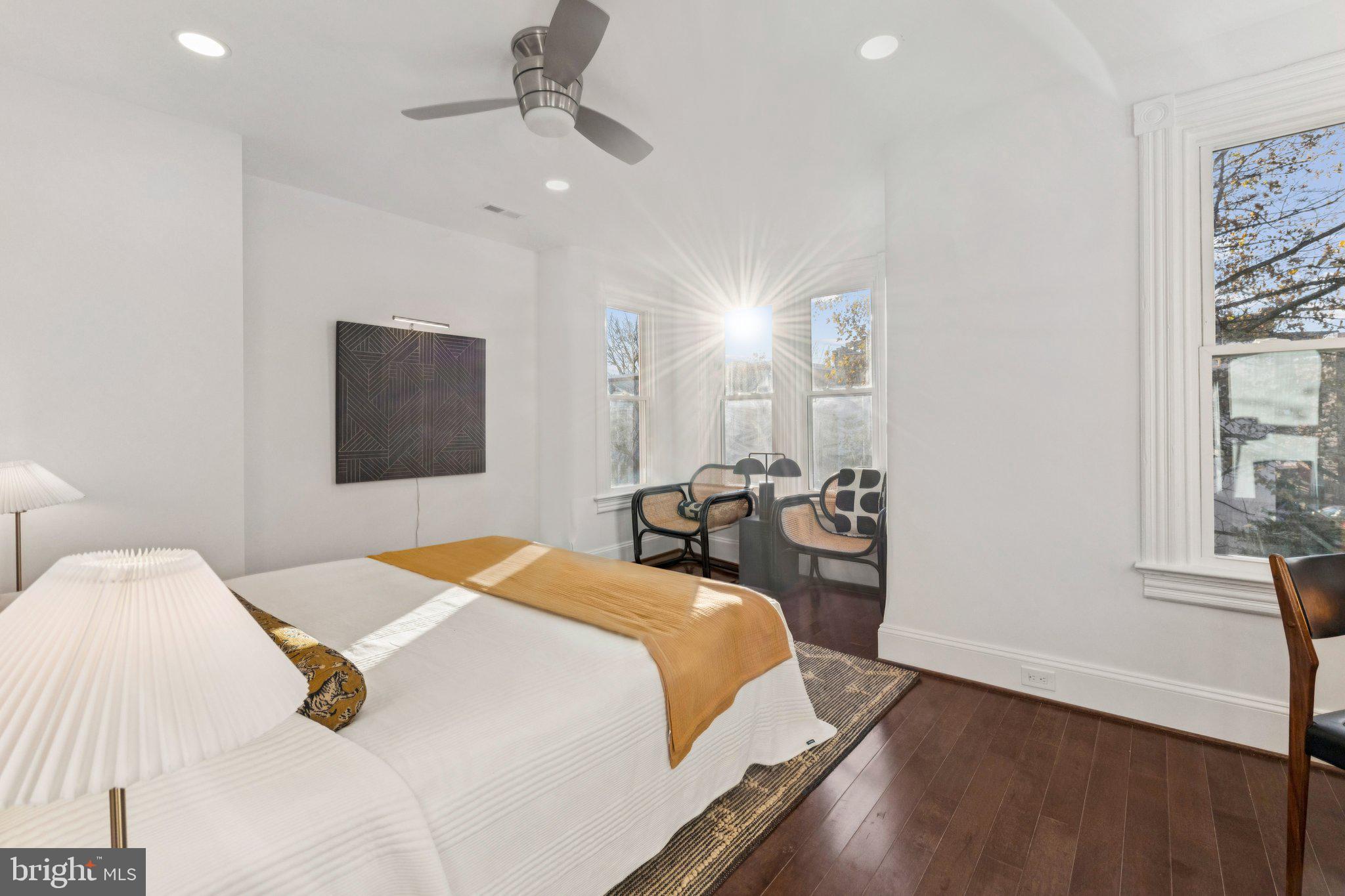 627 ELLIOTT STREET NE