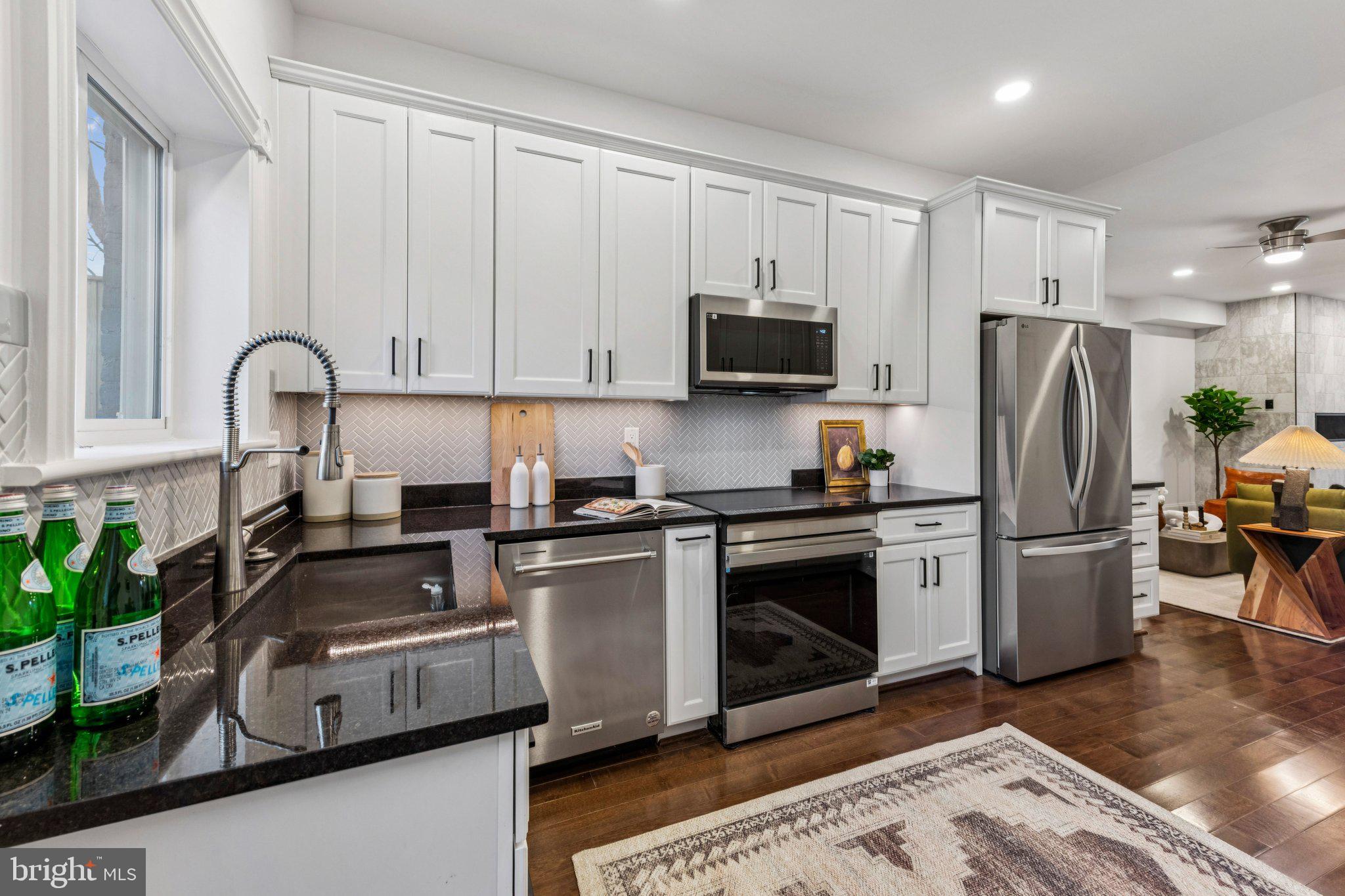 627 ELLIOTT STREET NE