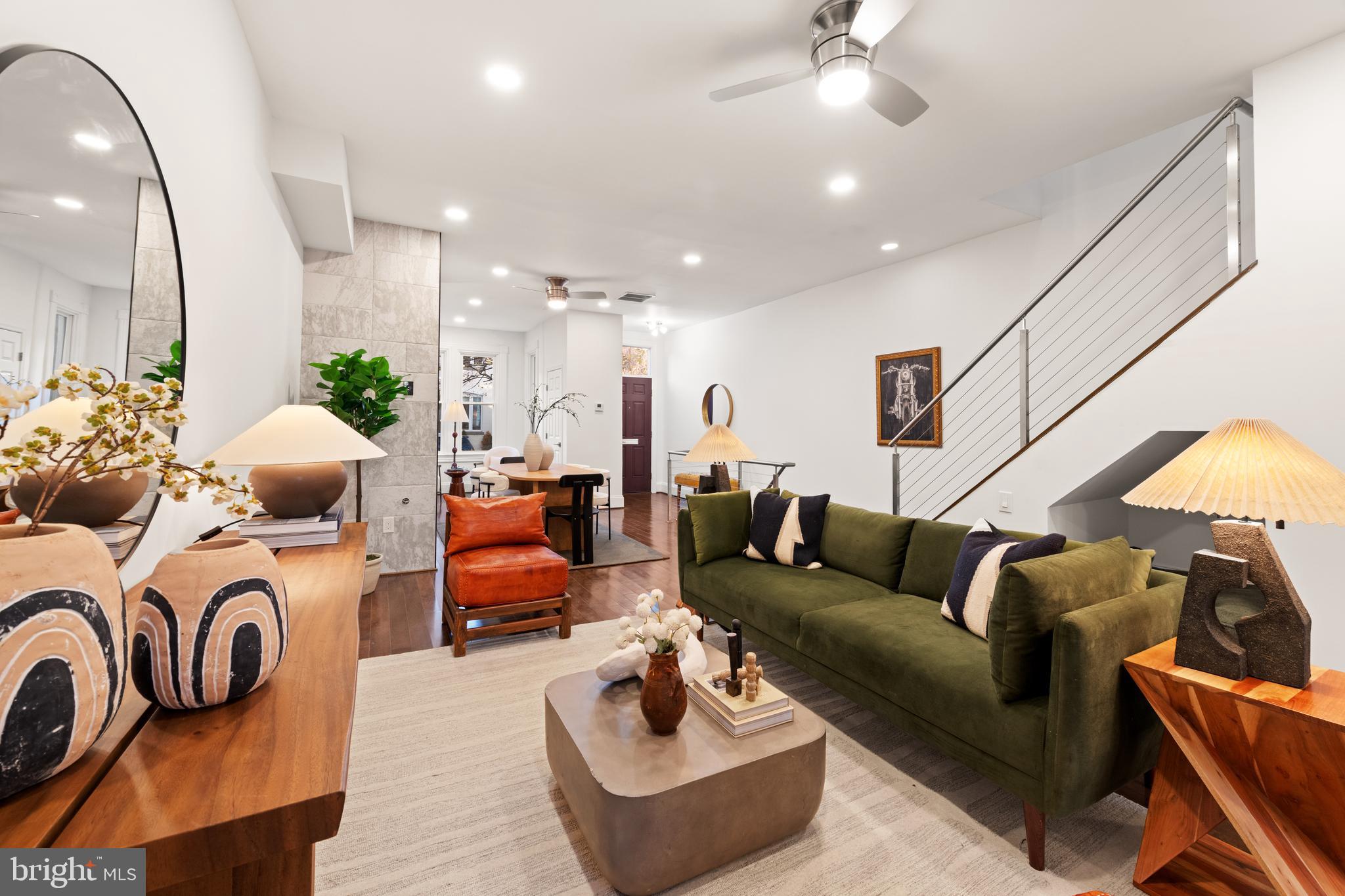 627 ELLIOTT STREET NE