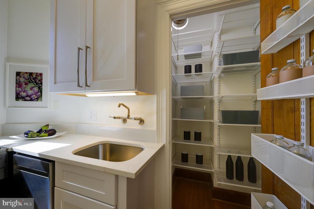 2853 ONTARIO ROAD NW Unit: 418
