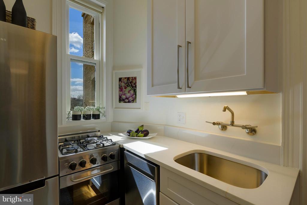 2853 ONTARIO ROAD NW Unit: 418