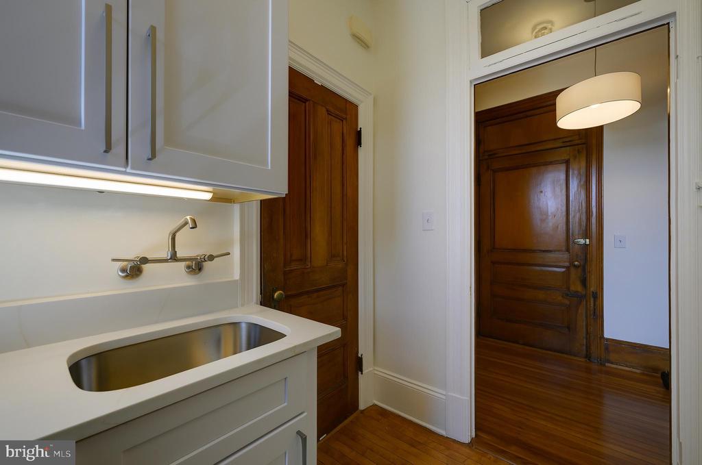 2853 ONTARIO ROAD NW Unit: 418