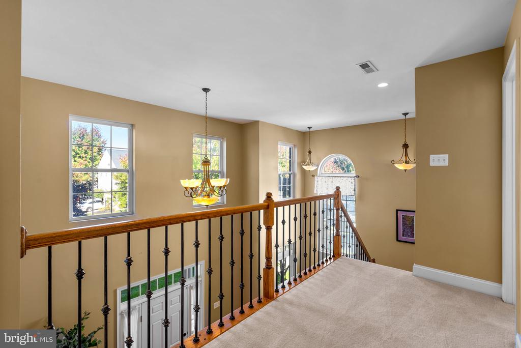 4908 Ellis Ln