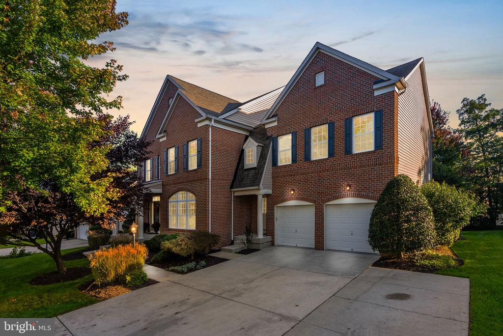 4908 Ellis Ln