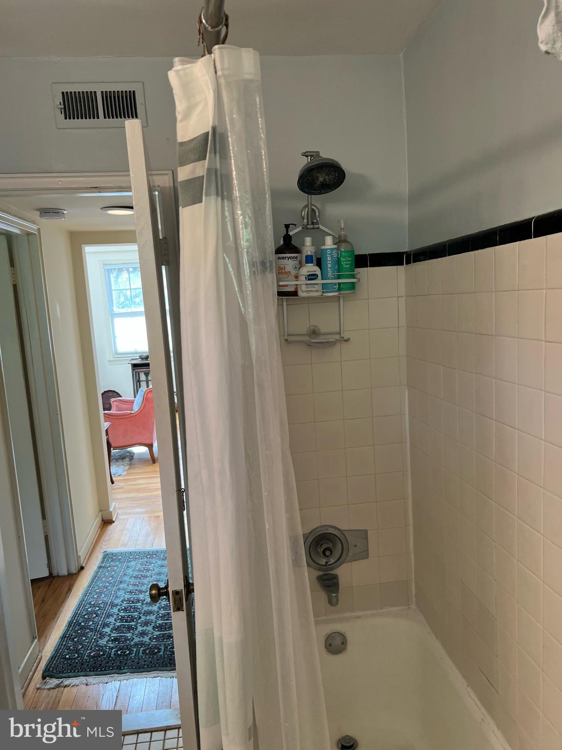 2200 Washington AVENUE Unit: 202