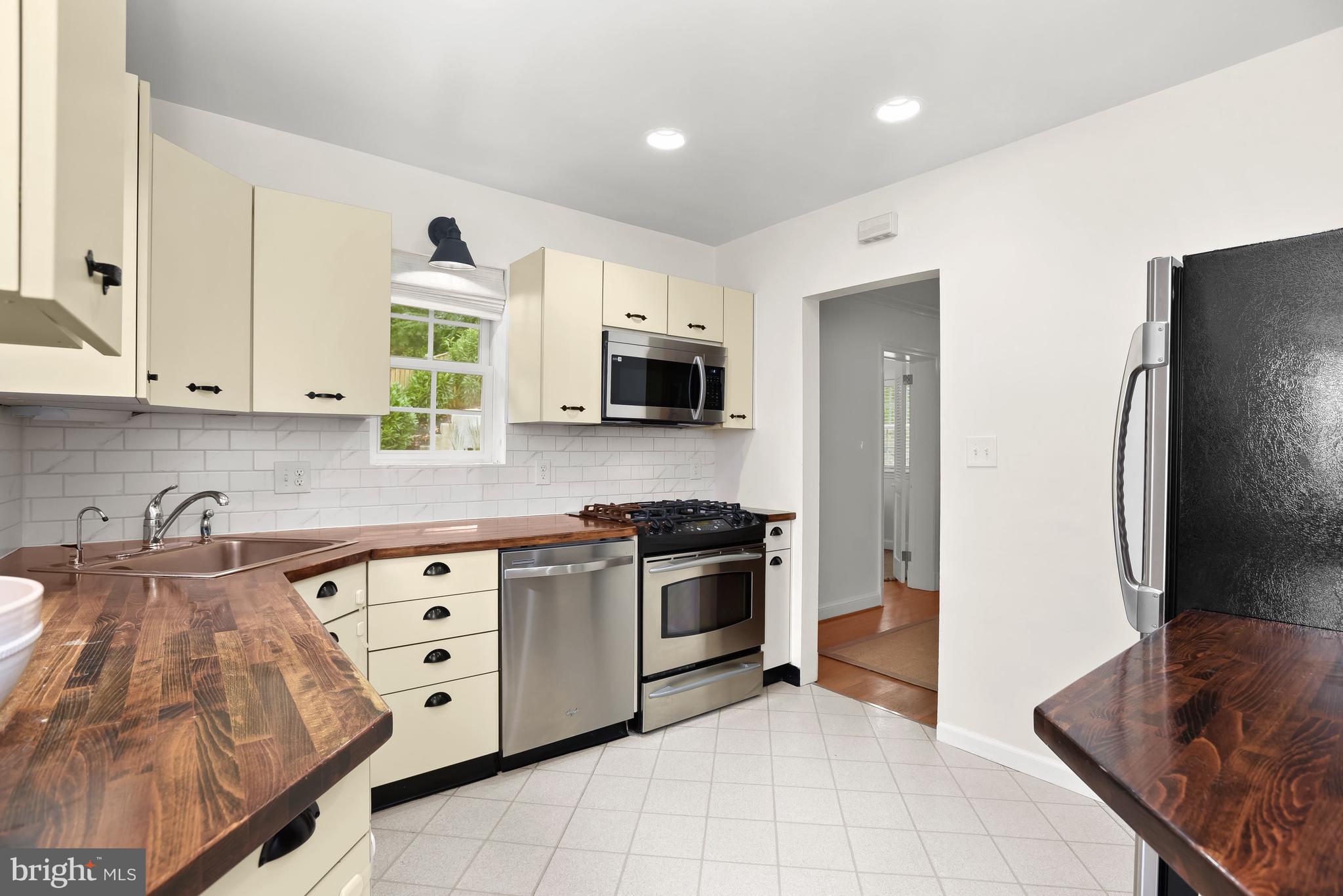 10318 Crestmoor DRIVE