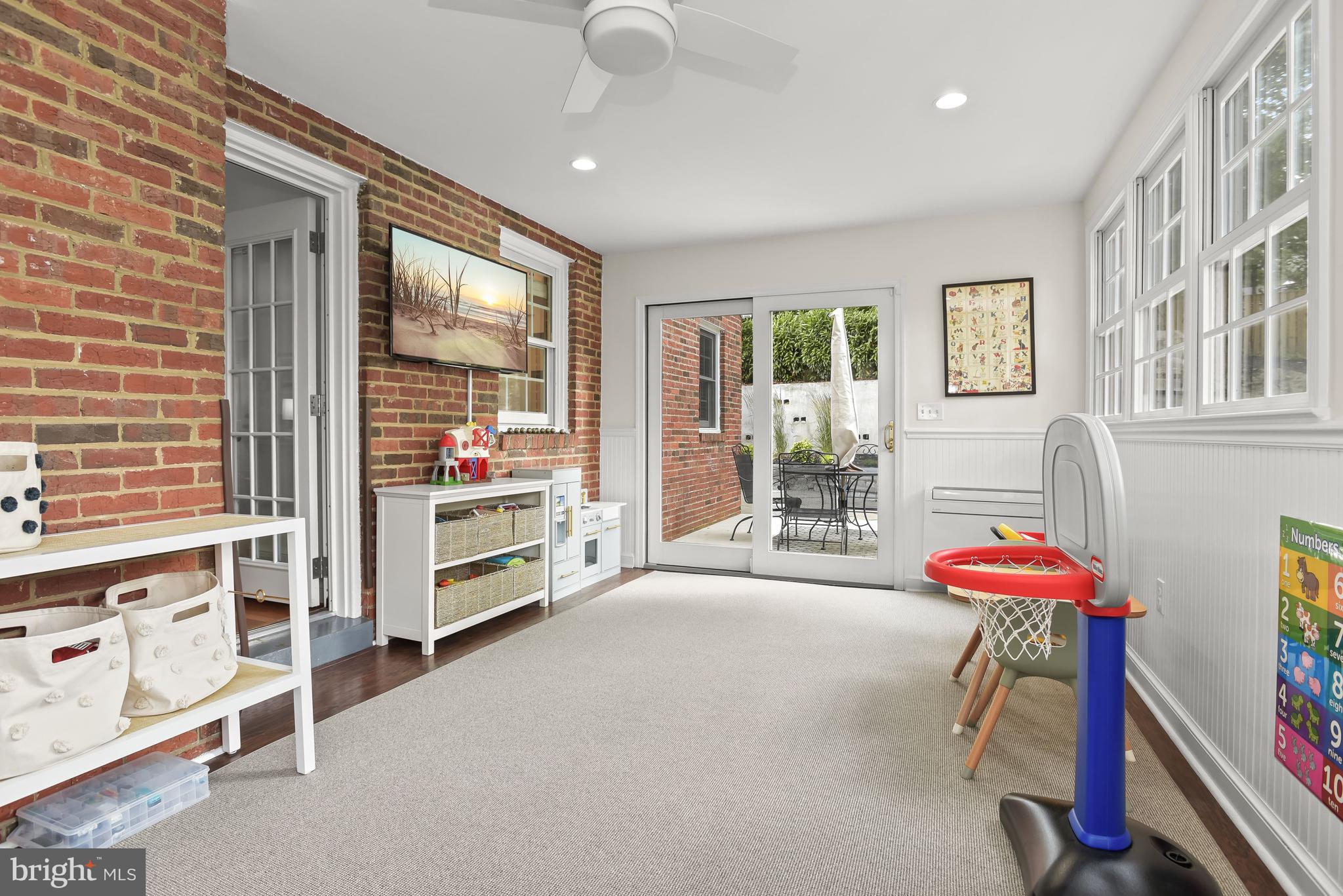 10318 Crestmoor DRIVE