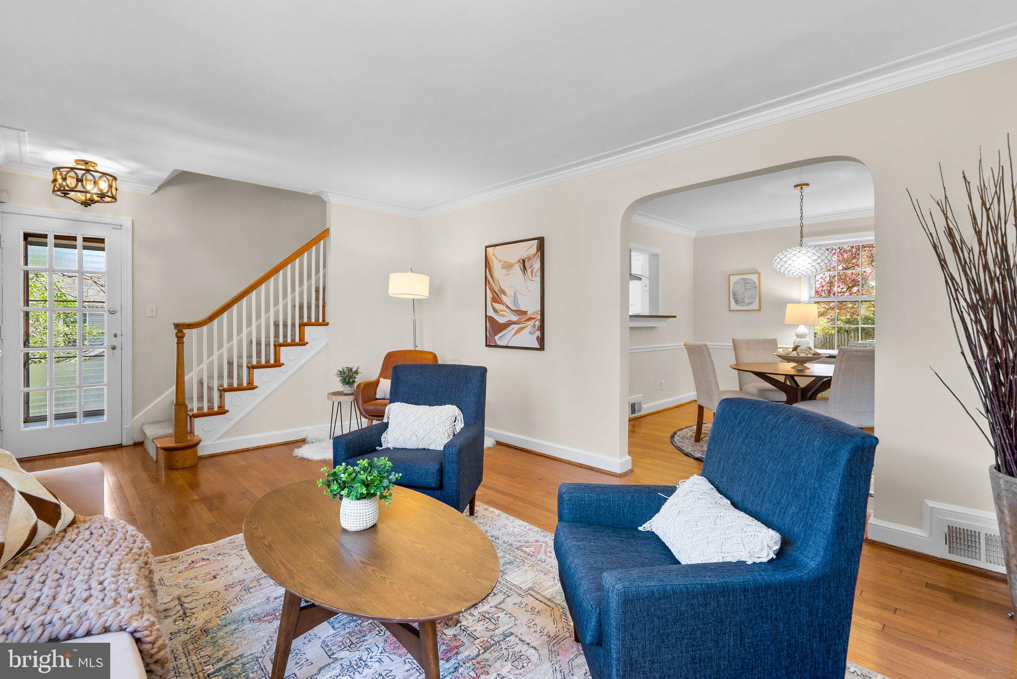 304 Greenwich Ln