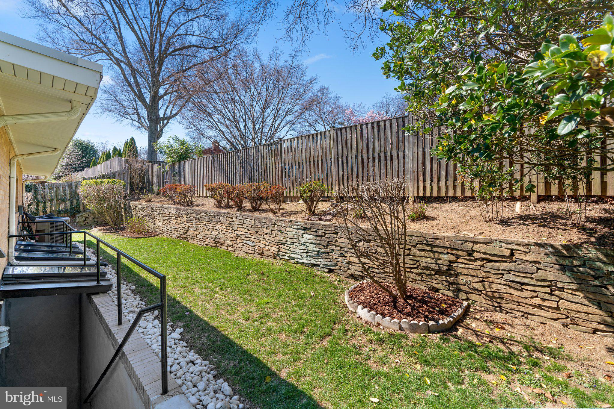 9208 Colesville Rd