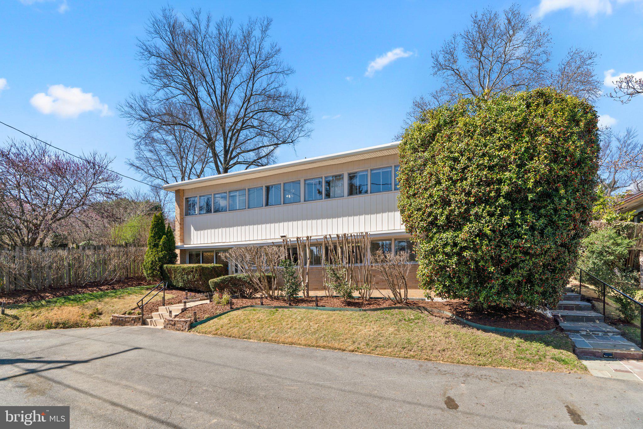 9208 Colesville Rd