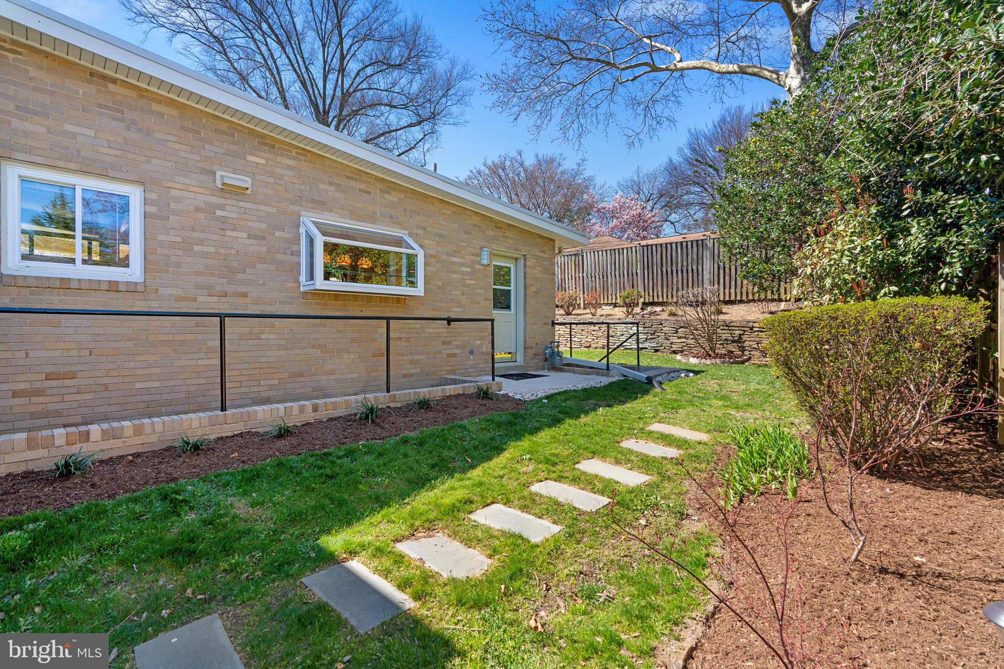 9208 Colesville Rd
