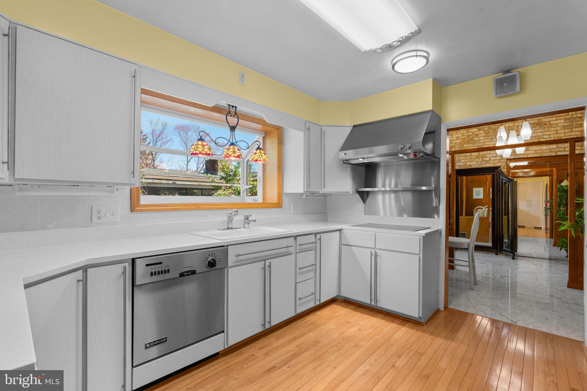 9208 Colesville Rd