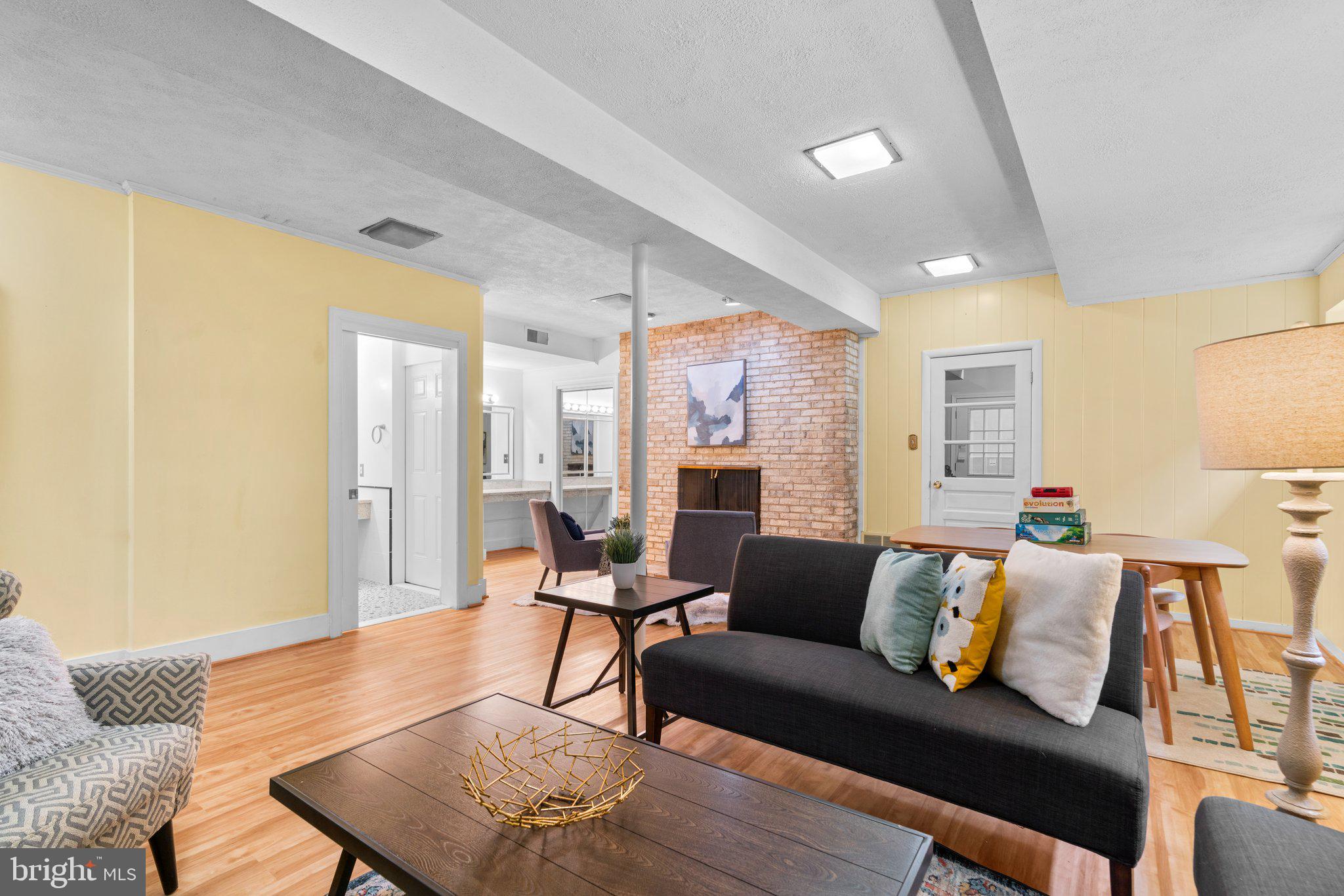 9208 Colesville Rd