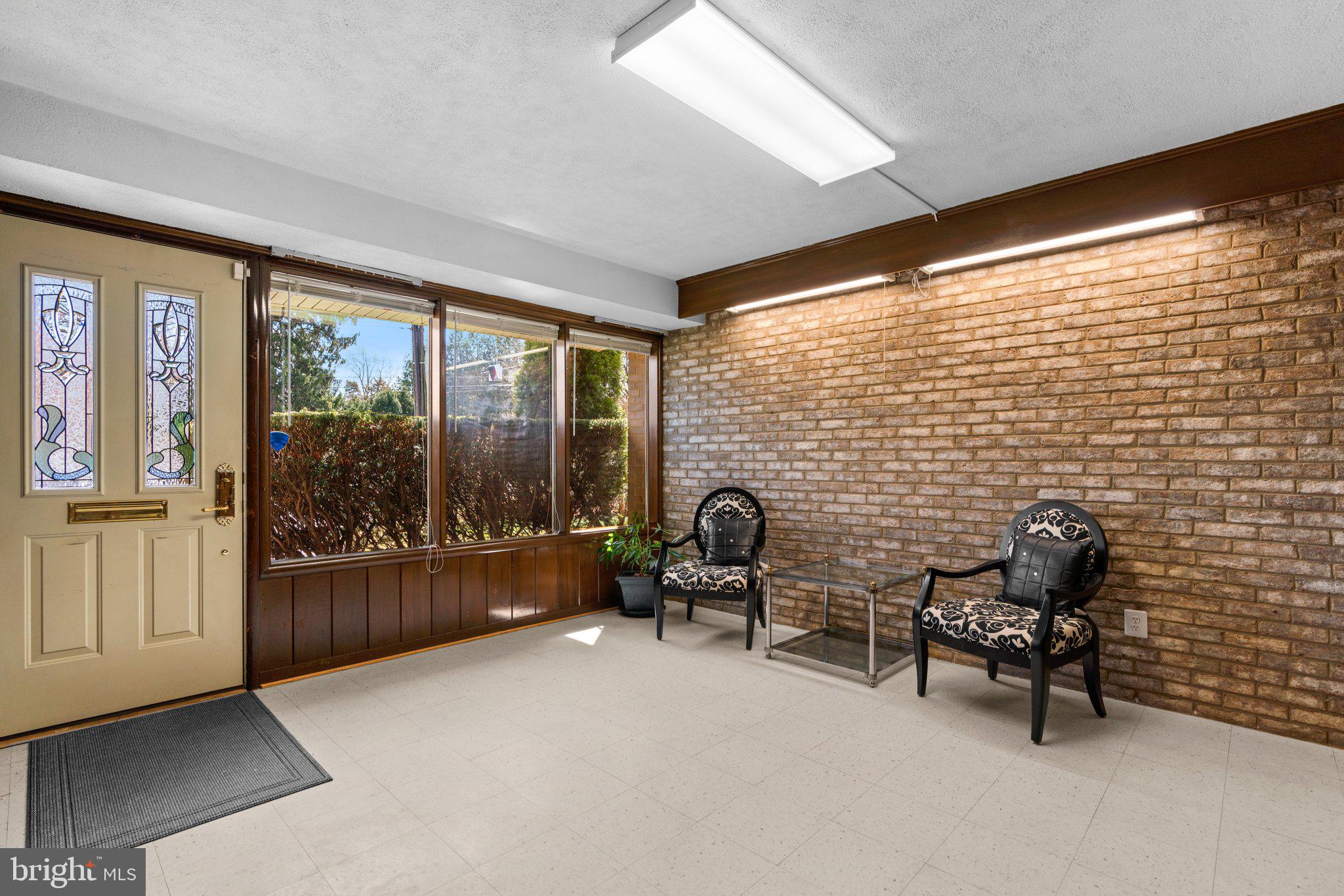 9208 Colesville Rd