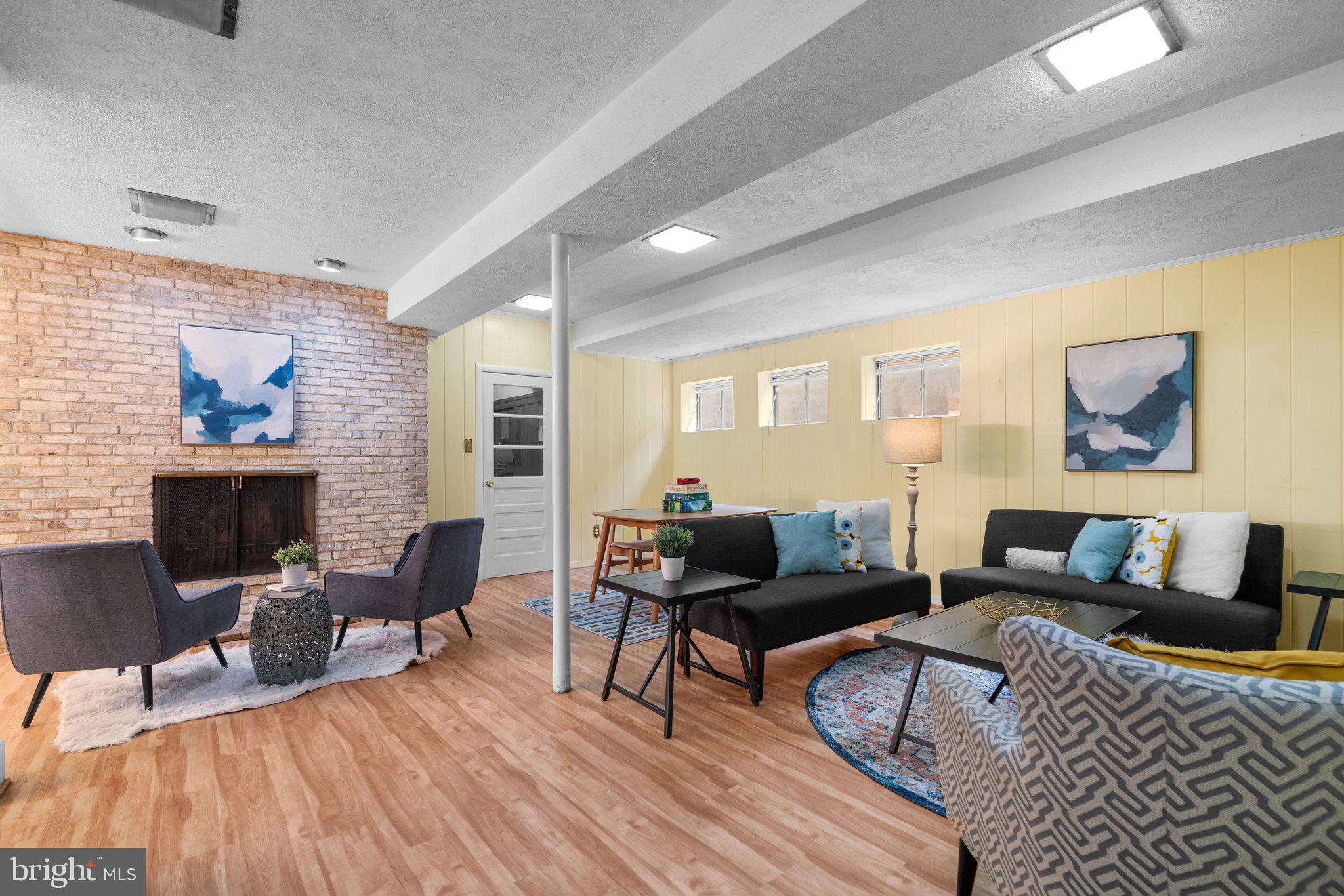9208 Colesville Rd