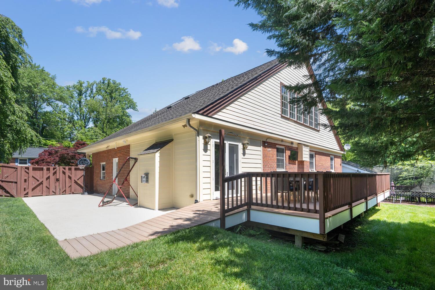 404 Pershing Dr
