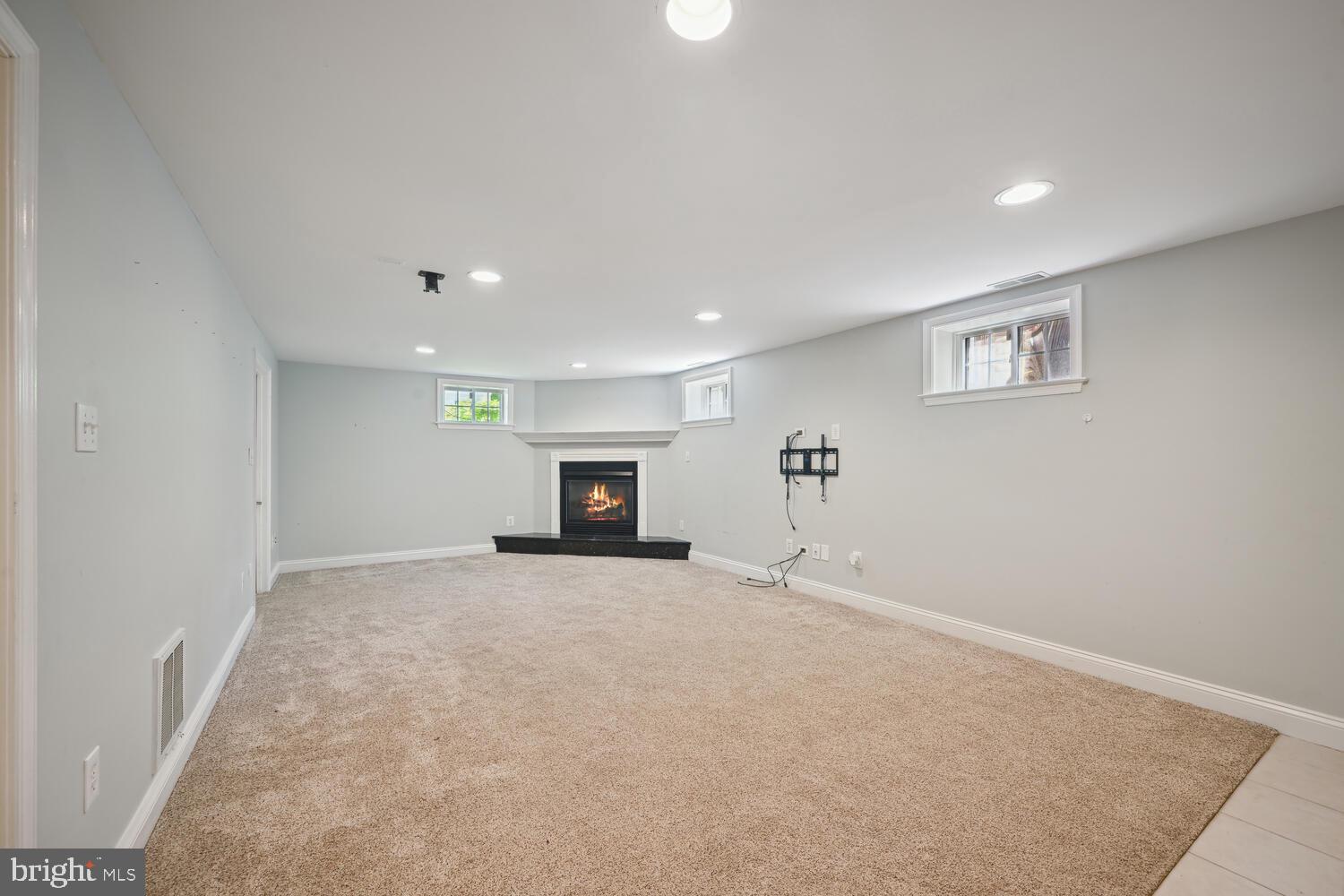 404 Pershing Dr