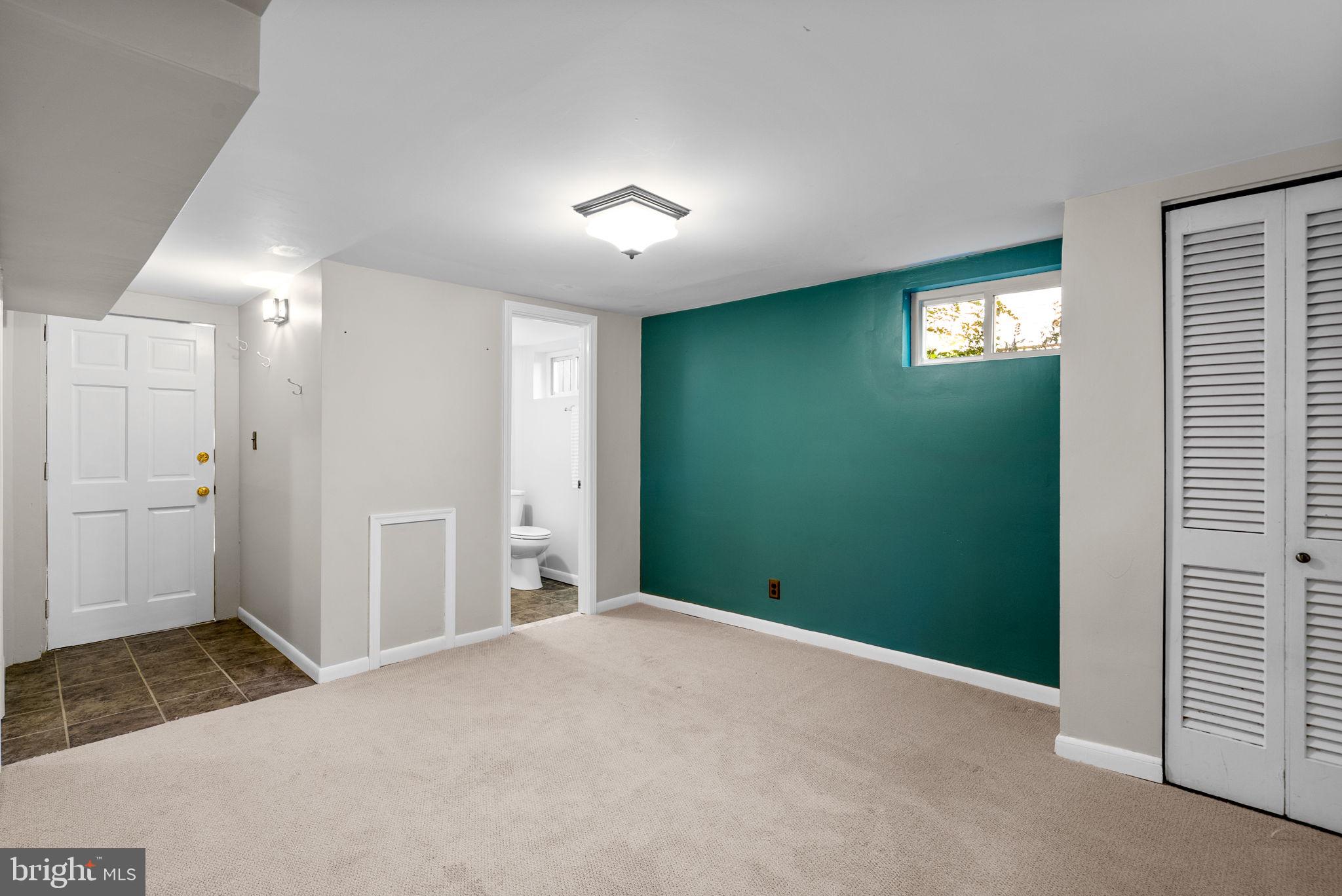 10016 Greenock Rd