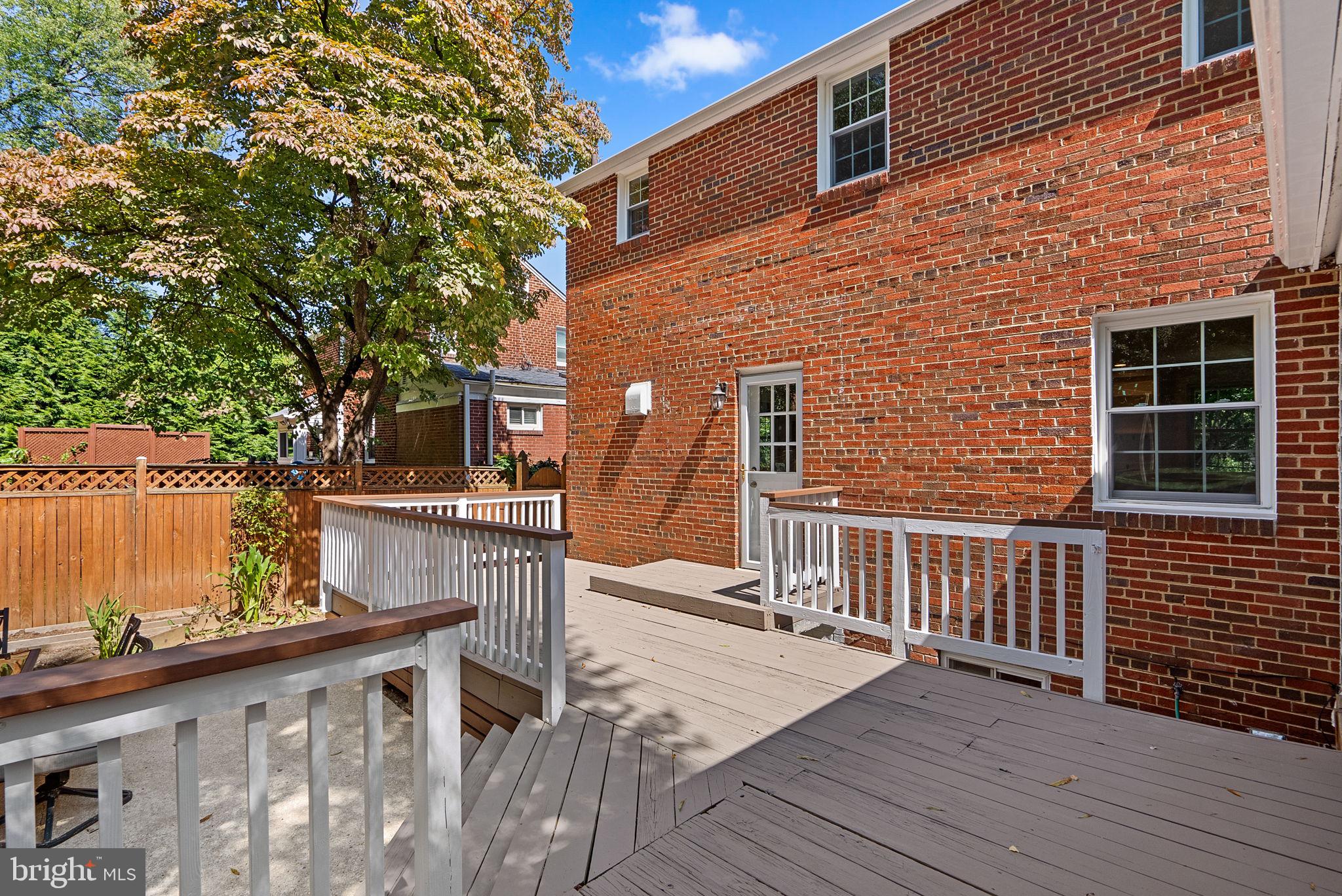 10016 Greenock Rd