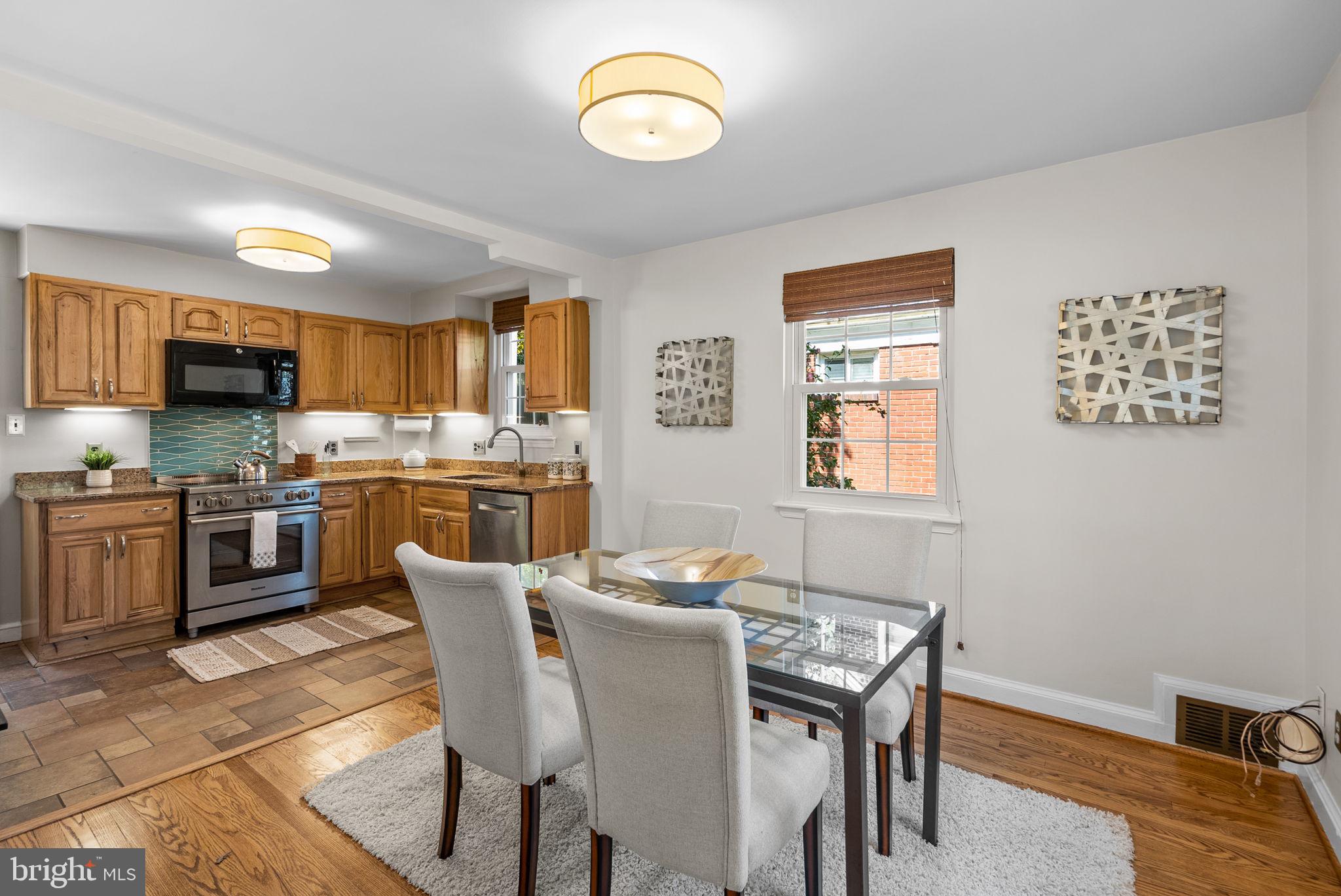 10016 Greenock Rd