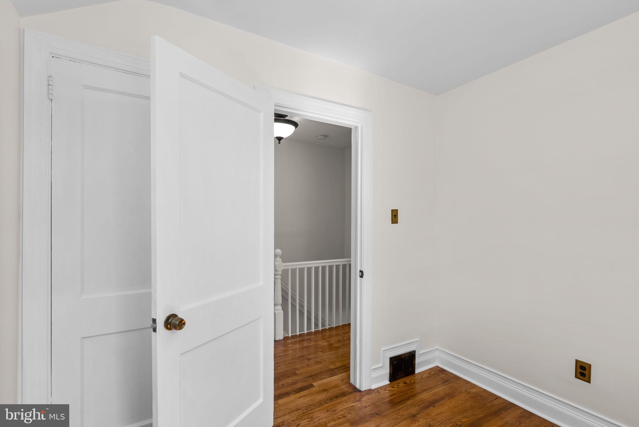 10016 Greenock Rd