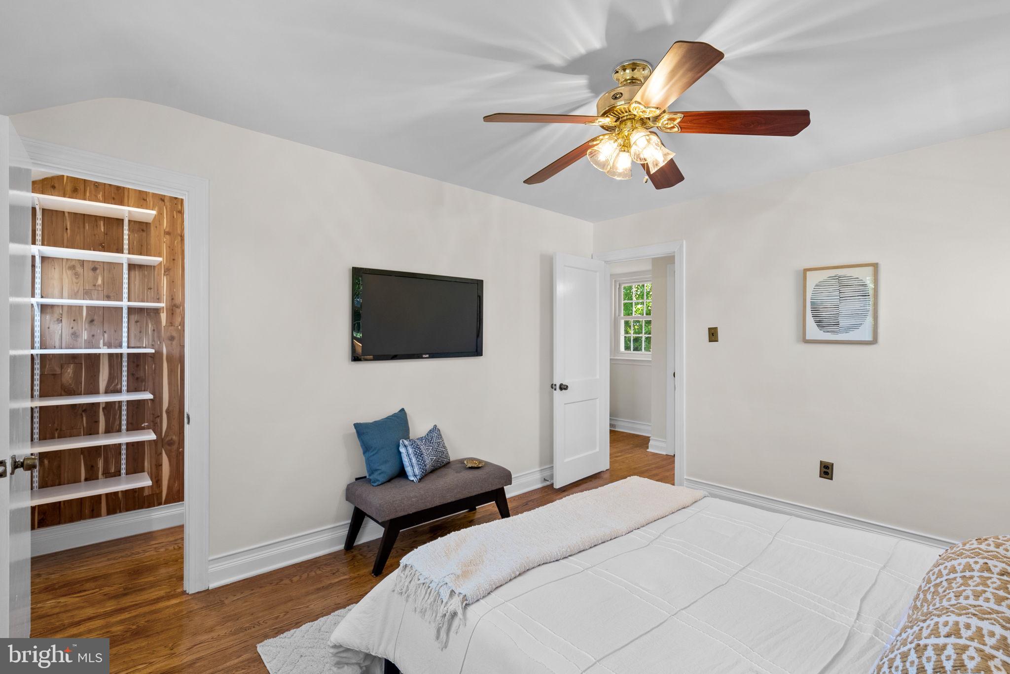 10016 Greenock Rd