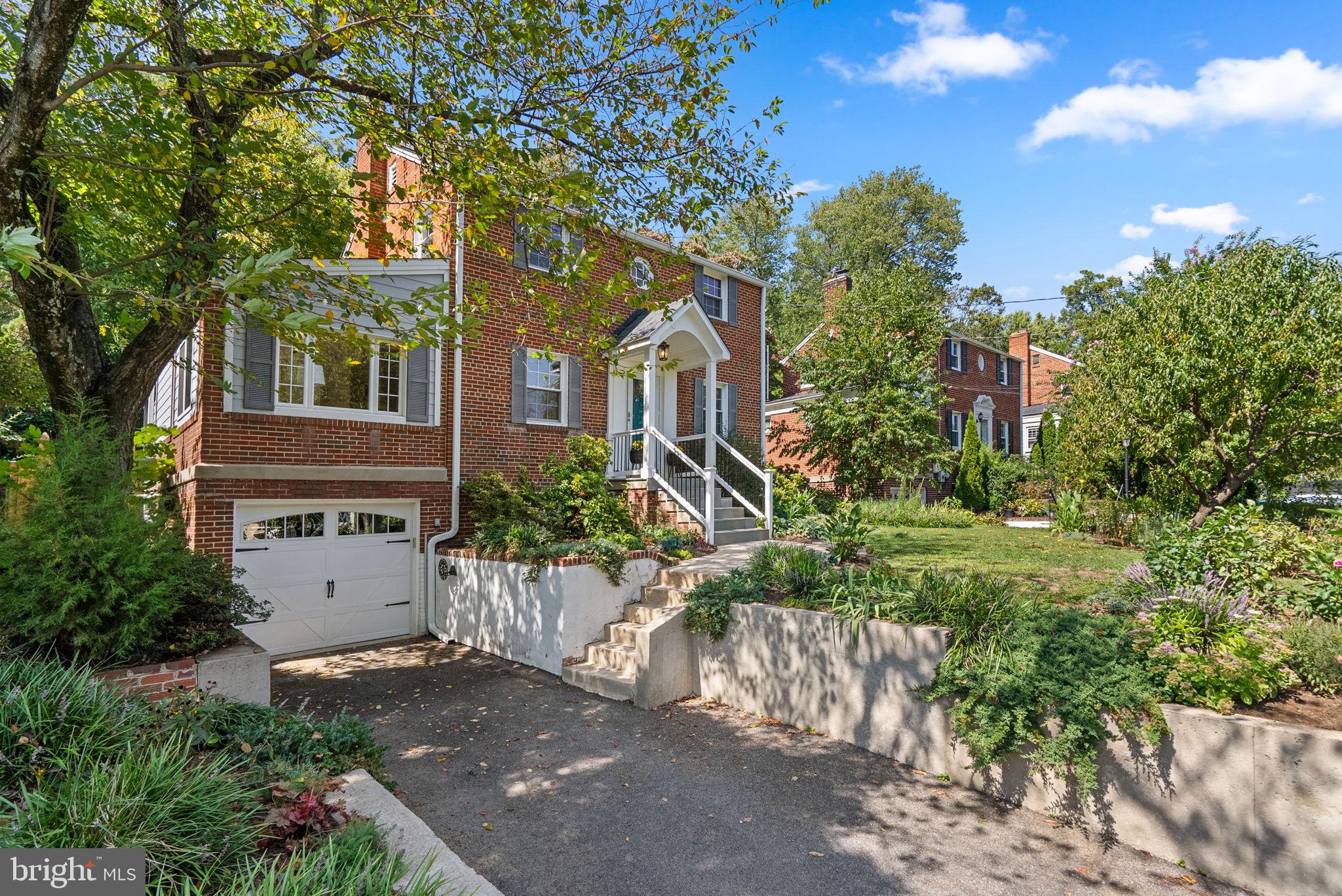 10016 Greenock Rd