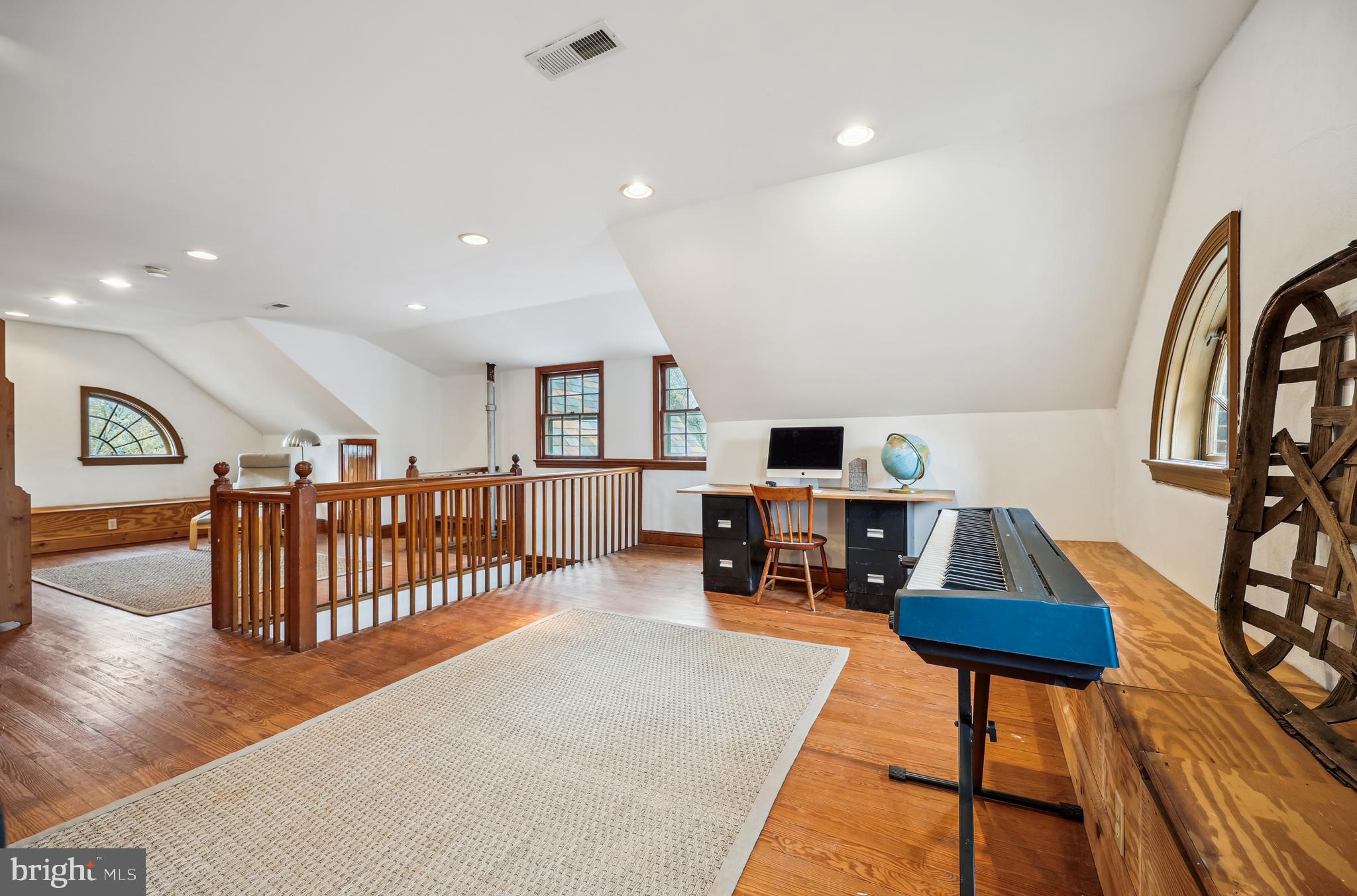9014 Fairview Rd