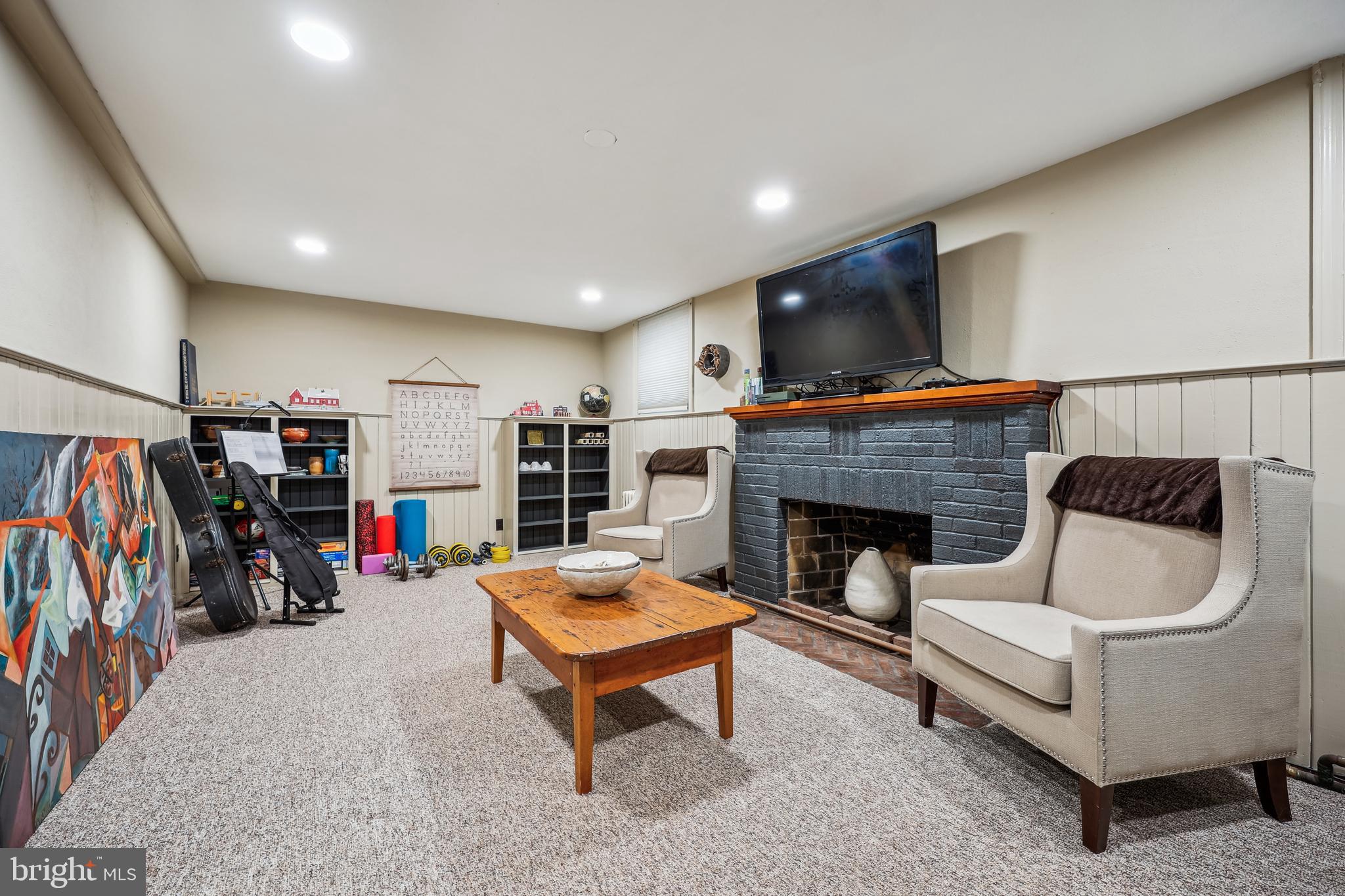 9014 Fairview Rd